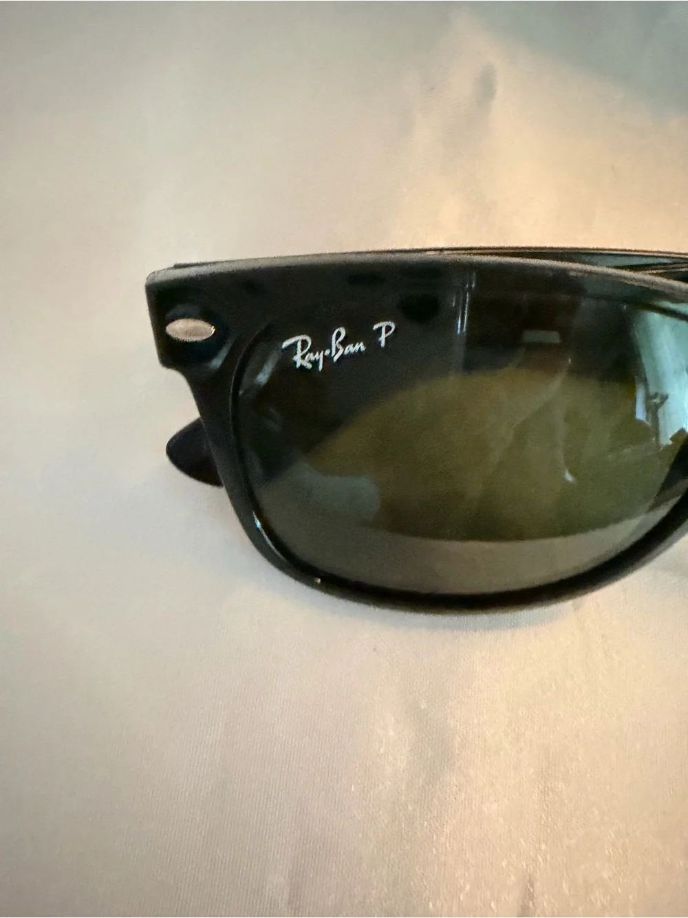 Ray-Ban Black Wayfarer Sunglasses with Dark Green Lenses ORB2132
